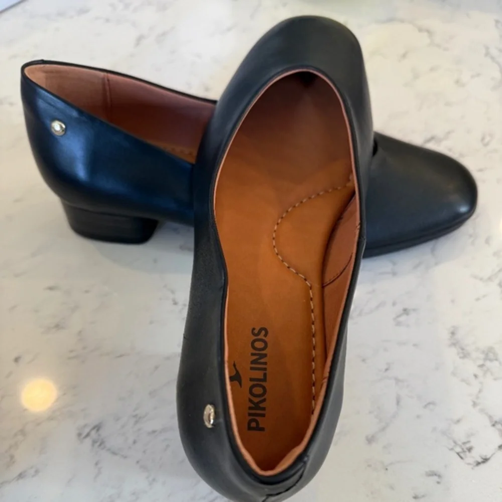 Pikolinos Ubeda Pump NWOT in black leather sz EU 39 or 8.5 US, wide fit